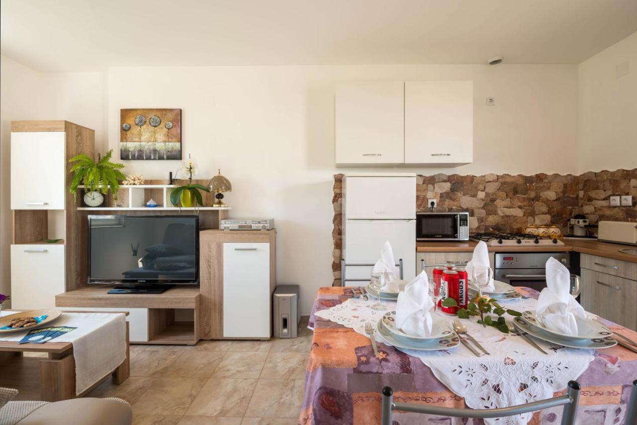 Apartment Radeki Glavica 112B Loborika Exteriör bild